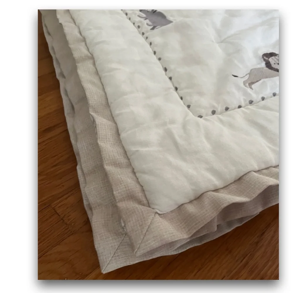 Lambs & Ivy Toddler linen blend safari quilt